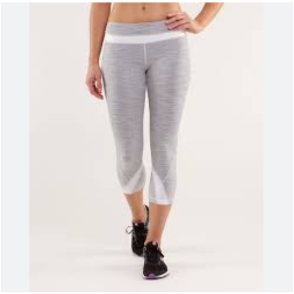 Lululemon Run -inspire Crop 11 yoga pants with two pockets & great back pockets.